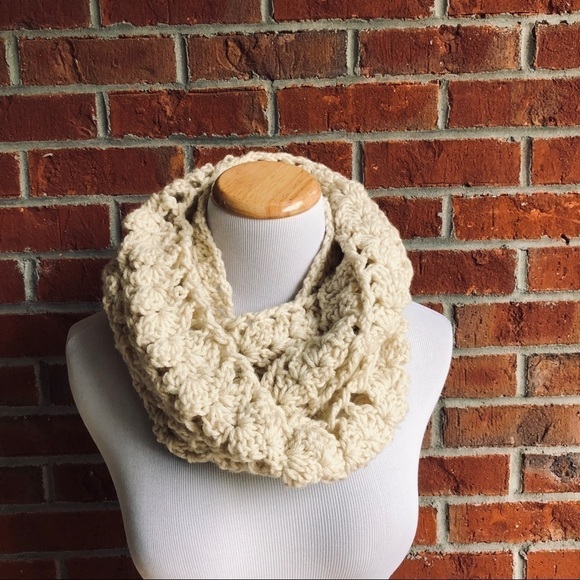 Handmade Infinity Scarf - Hand Knitted - One Size - Picture 1 of 8